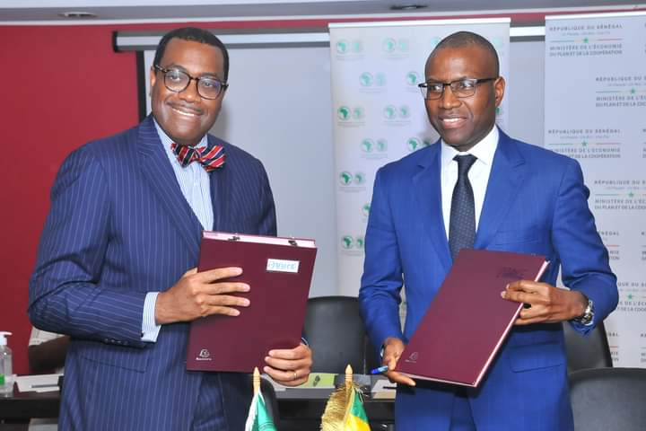 Dakar et la Bad signent quatre conventions de financement