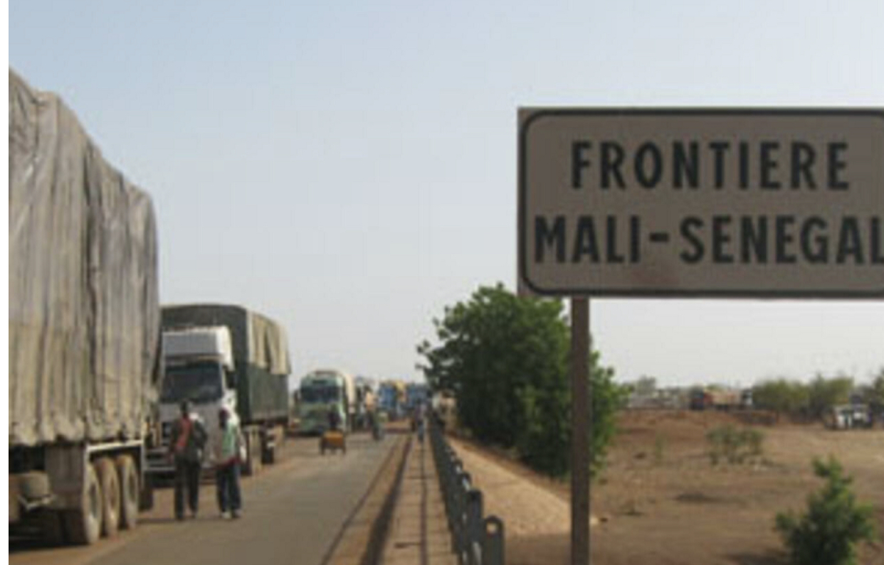 Embargo au Mali: 1348 camions en souffrance à la frontière sénégalaise