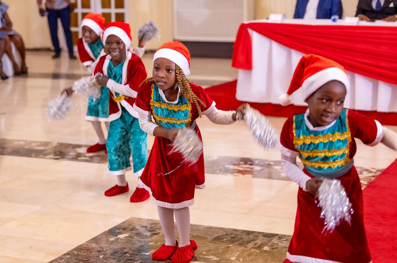 Noël 2023 : Une Vague de Générosité Illumine le Togo