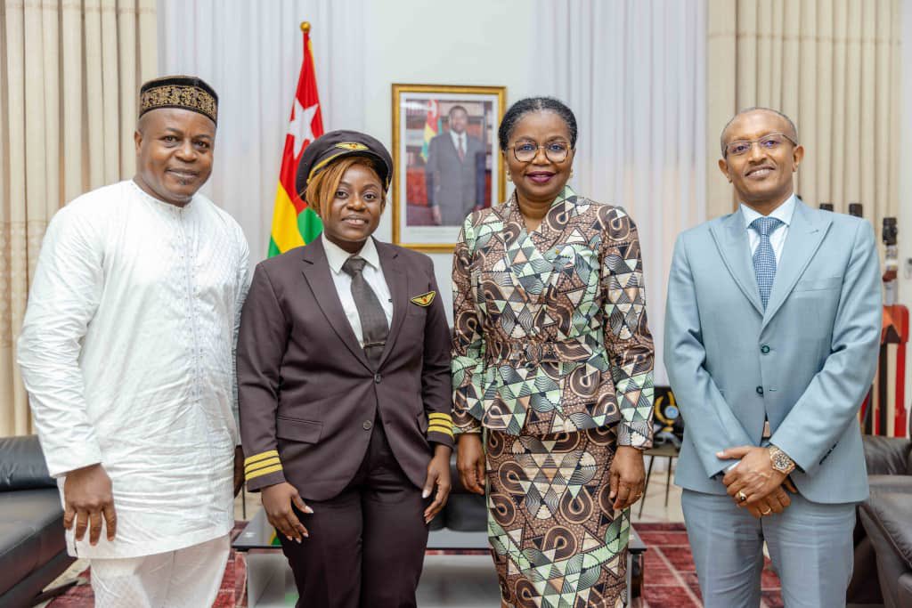 Une Avancée Historique : La Rencontre de la Première Femme Pilote Togolaise, Ayélé Kouévi avec le Premier Ministre ,Victoire Tomégah-Dogbé,