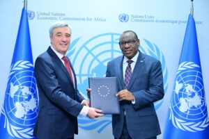 L’ambassadeur de l’Union Européenne (UE) auprès de l’Union Africaine, Javier Niño Pérez, a officiellement remis ses lettres de créance aujourd’hui à Claver Gatete