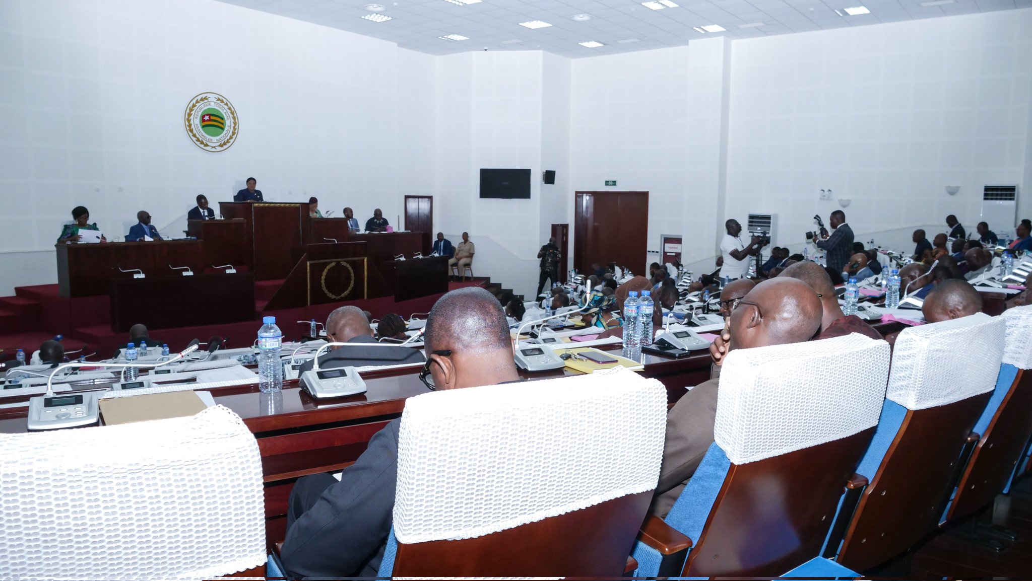 Le Parlement togolais franchit un pas historique vers la réforme constitutionnelle en adoptant la loi pour la révision de la Constitution. 