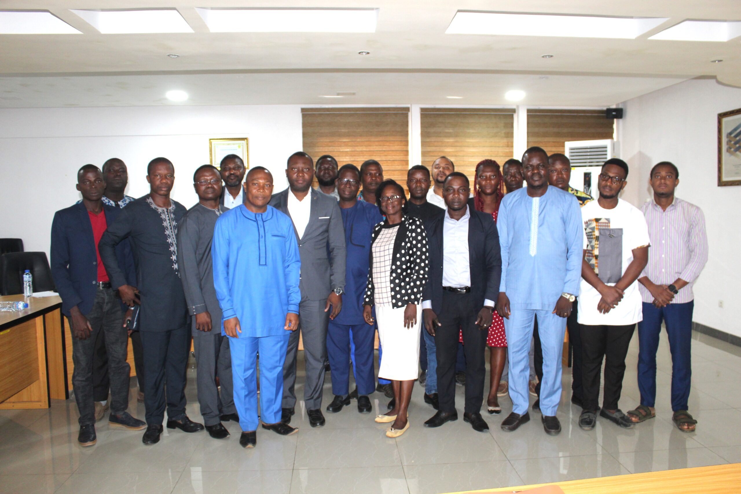 Le Ministère a organisé une formation pour parfaire les connaissances des membres de la Cellule dans le domaine de la commande publique.