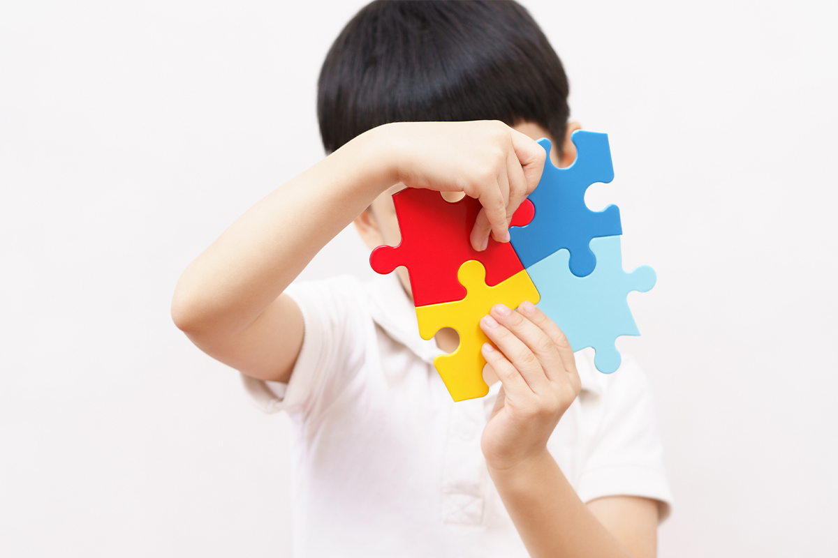 L’autisme, ce spectre de conditions neurodéveloppementales, affecte des individus dans le monde entier, y compris au Tog