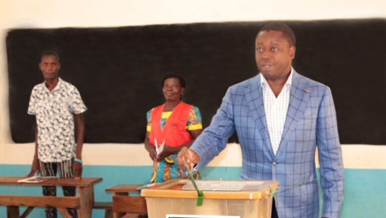 Le président de la République a pris part au vote dans la préfecture de la Kozah, à Pya, son village natal,