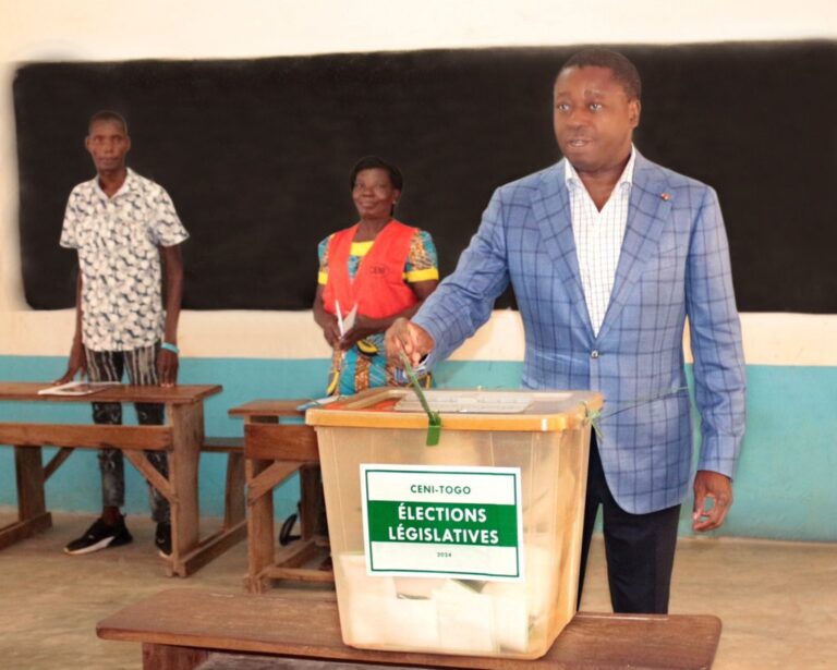Le président de la République a pris part au vote dans la préfecture de la Kozah, à Pya, son village natal,
