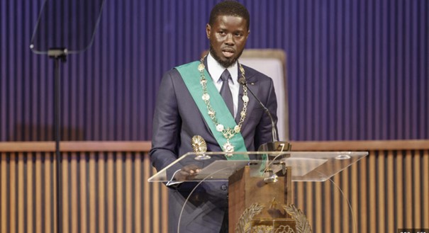 Bassirou Diomaye Faye prête serment en tant que Président