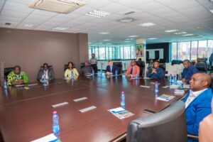 Kokou Edem TENGUÉ , le Ministre de l'Économie maritime a accueilli David Moinina Sengeh, le Ministre en chef de Sierra Leone,