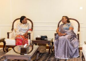  Victoire Dogbé, rend hommage aux victimes du génocide rwandais, soulignant la résilience et l'unité comme clés de la reconstruction du Rwanda.