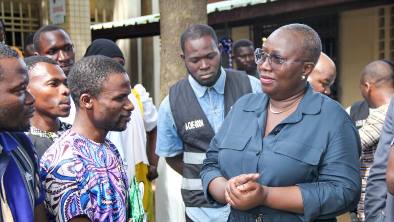 Myriam Dossou-d’Almeida, Ministre du développement a récemment tenu une réunion cruciale au siège du Conseil National de la Jeunesse.