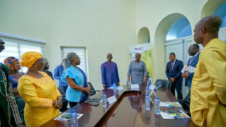 Ministre du Développement à la Base, a présidé la remise des subventions du Programme de Promotion de l’Entrepreneuriat (PPEJ-2023)