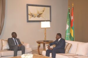 Le Président togolais Faure Gnassingbé et le Président de l'UEMOA Abdoulaye Diop discutent de l'intégration économique 