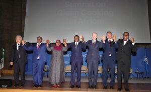 Le Président du Togo, Faure Essozimna GNASSINGBÉ, participe au premier sommet sur la cuisson propre en Afrique à Paris ,