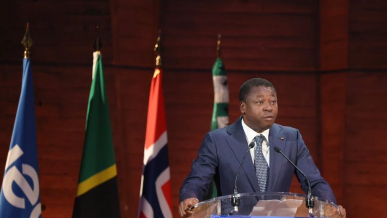 Le Président du Togo, Faure Essozimna GNASSINGBÉ, participe au premier sommet sur la cuisson propre en Afrique à Paris ,