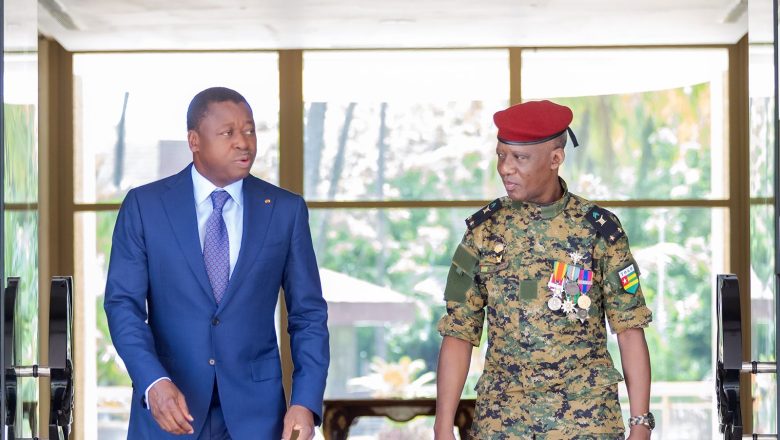Le Togo célèbre la carrière du Général Tassounti et accueille le Général Dimini comme nouveau chef d’État-major des FAT