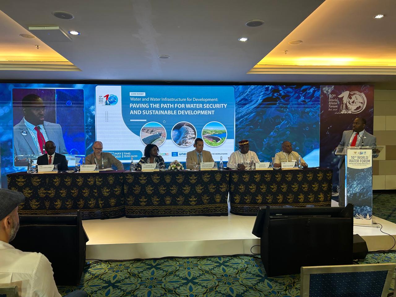 Le 10e Forum Mondial de l'Eau met l'accent sur les infrastructures hydrauliques en Afrique, abordant les défis du financement