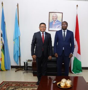 Rencontre de haut niveau au Burundi : Le Secrétaire Permanent accueille le Secrétaire Général du G7+ pour des discussions constructives 