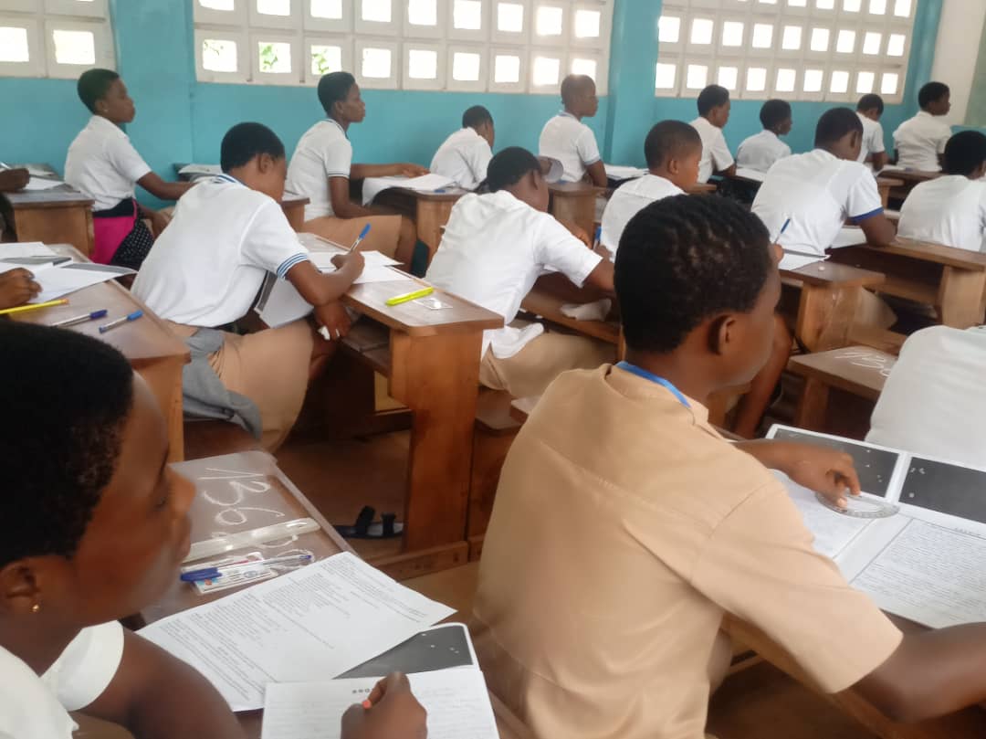 Les épreuves écrites du BAC1 ont débuté au Togo avec 106 704 candidats, marquant une étape décisive pour l'accès à l'enseignement supérieur