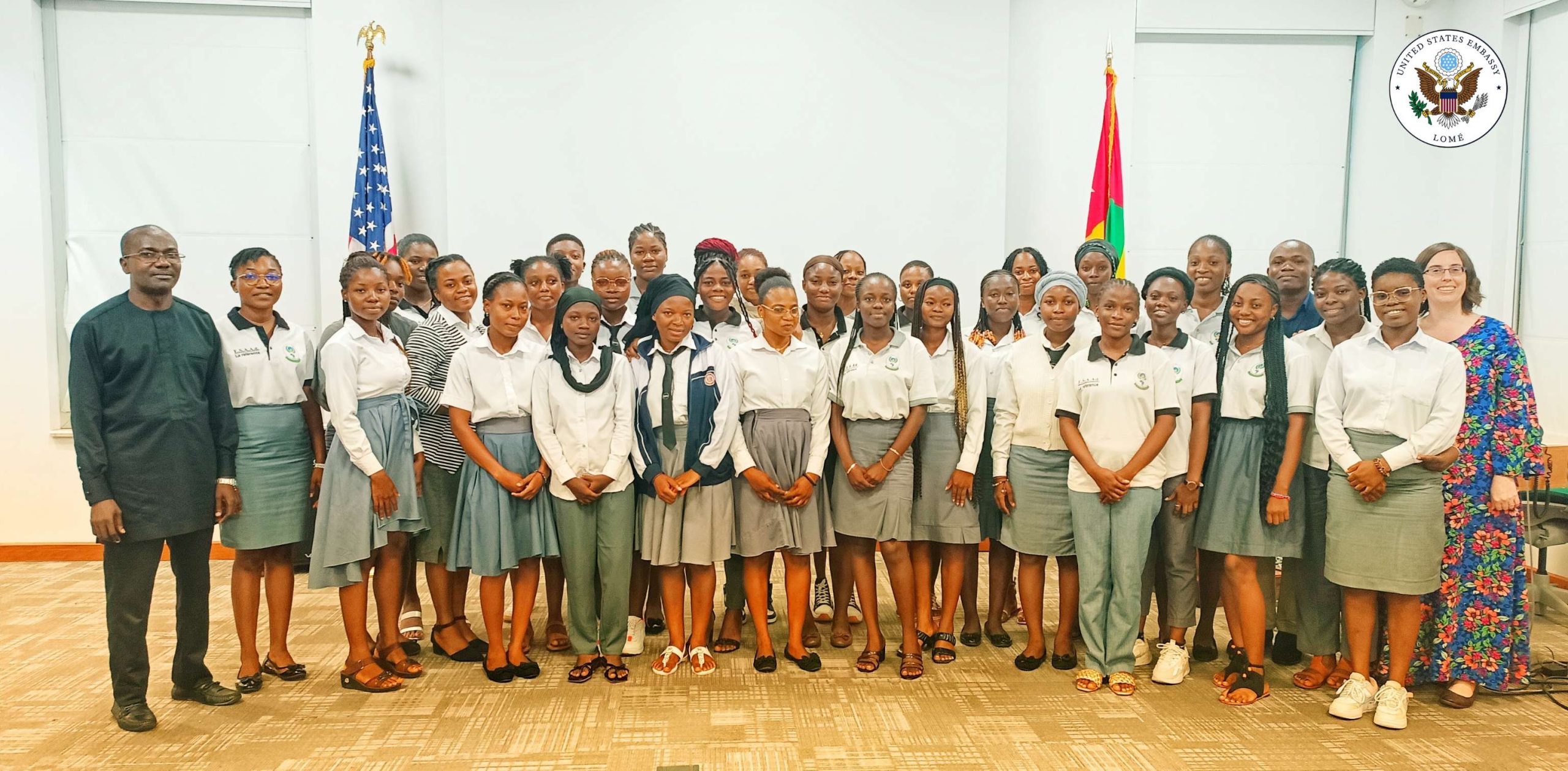 L'ambassade des États-Unis à Lomé renforce les compétences linguistiques et professionnelles de trente étudiantes de l'ESAAD-UL