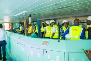 Le navire Kota Tema, un géant des mers, accoste pour la première fois au port de Lomé, symbolisant l'ambition du Togo
