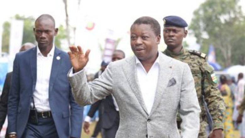 Le Président Gnassingbé honore les luttes Evala à Pya et Bohou, célébrant la culture togolaise et soulignant l’importance économique