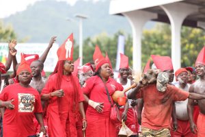 Le Président Gnassingbé honore les luttes Evala à Pya et Bohou, célébrant la culture togolaise et soulignant l’importance économique