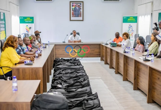 A l'approche des Jeux Olympiques de Paris 2024, les athlètes togolais reçoivent leurs équipements et se préparent à conquérir Paris,