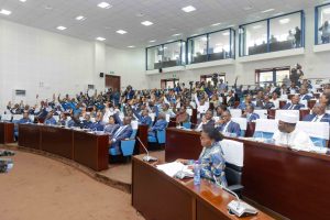  Face aux députés, Victoire Tomégah-Dogbé présente devant l'Assemblée nationale un programme ambitieux pour le Togo,