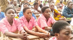 Le MEPS de Tchamba1 récompense les jeunes filles les plus brillantes, soulignant ainsi l'importance de l'excellence académique au féminin.