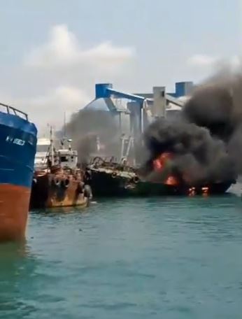 Un incendie s'est déclaré au Port de Lomé, ravageant plusieurs bateaux et soulevant des interrogations sur la sécurité portuaire.