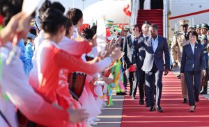 Le Président Faure Gnassingbé arrive à Pékin pour un sommet crucial du FOCAC 2024, visant à renforcer la coopération 