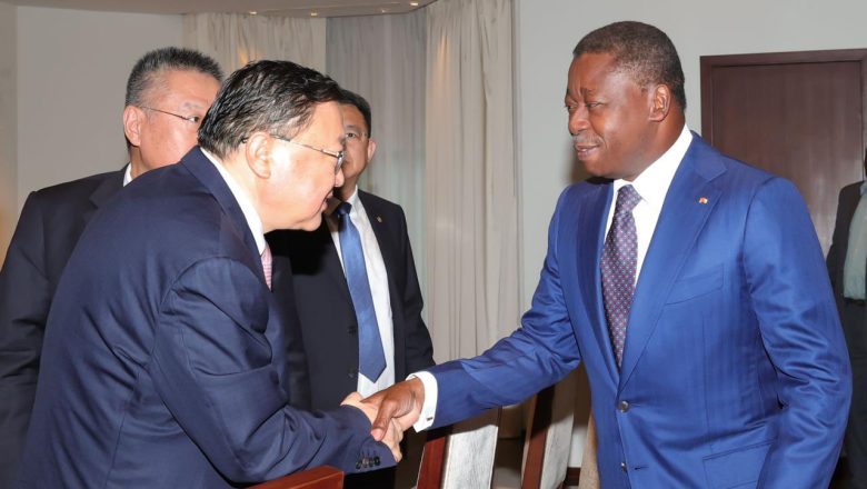 Ces échanges prometteurs visent à renforcer les liens de partenariat entre le Togo et la Chine, ouvrant ainsi la voie à une ère de coopération économique florissante.