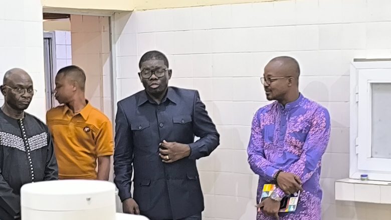 Le ministre Tchin DARRE en tournée dans les régions Centrale et des Plateaux : un plaidoyer pour un meilleur accueil des patients