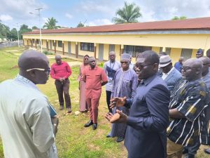 Le ministre Tchin DARRE en tournée dans les régions Centrale et des Plateaux : un plaidoyer pour un meilleur accueil des patients