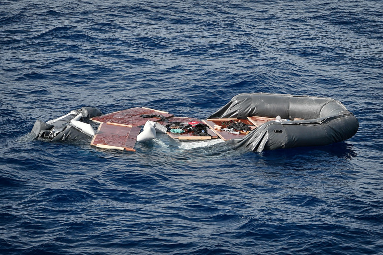 Les espoirs de retrouver les 150 migrants sénégalais portés disparus en mer s'amenuisent, malgré les recherches en cours.