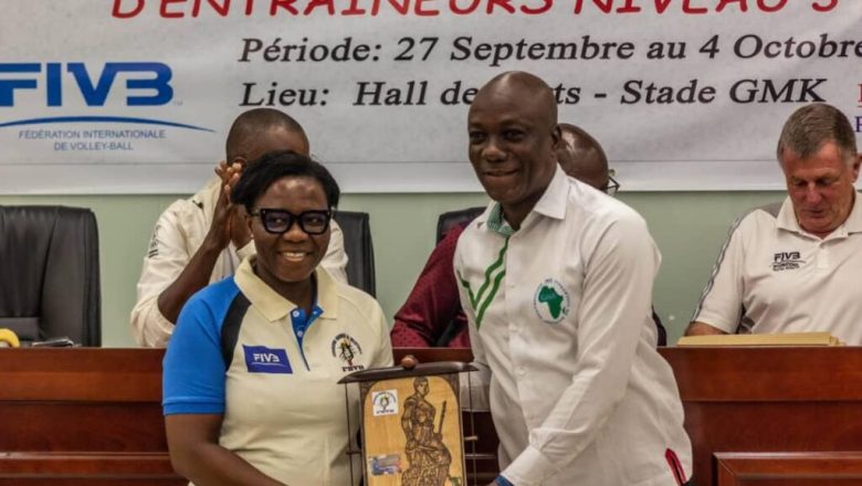 Deux entraîneurs togolais brillent en obtenant le diplôme de niveau 3 de la FIVB, propulsant le volley-ball national vers de nouveaux sommets.