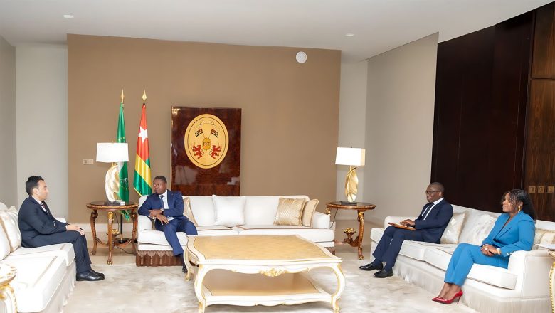 L'ambassadeur d'Égypte au Togo inaugure une mission diplomatique axée sur le développement, la paix et la coopération économique.
