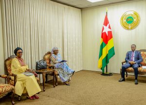 Le PNUD et l'Assemblée nationale togolaise unissent leurs forces pour moderniser le parlement et renforcer la démocratie au Togo.