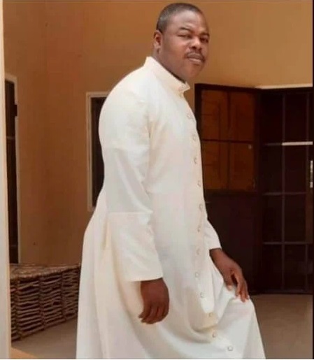 Le père Christophe Komla, Togolais en poste au Cameroun, prêtre, a été assassiné à Yaoundé, suscitant une onde de choc