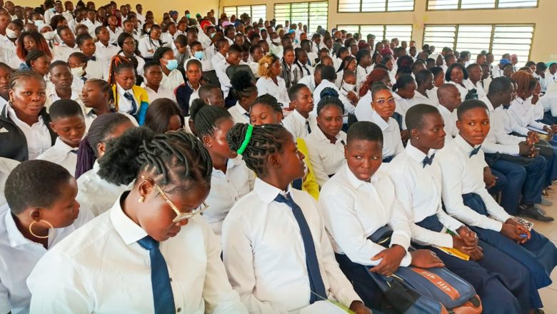 2579 enseignants fraîchement diplômés sont prêts à investir les classes. Focus sur une formation de qualité et un avenir prometteur.