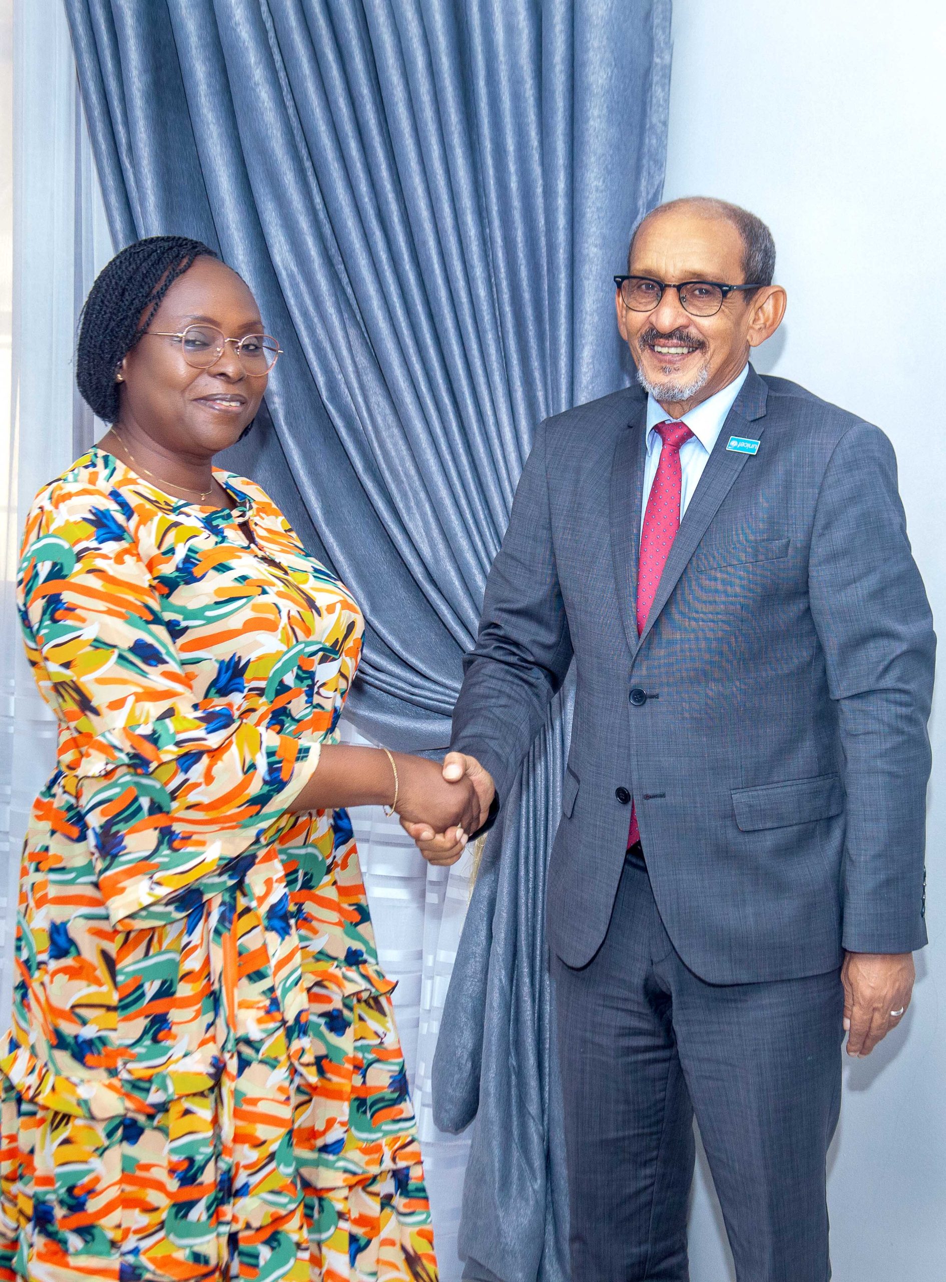 La Ministre togolaise de l'Action sociale et le représentant de l'UNICEF font le point sur les avancées en matière de protection de l'enfance.