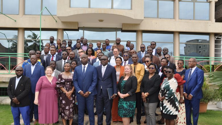 Le Togo accélère sa transformation numérique grâce au programme Compact de la MCC, avec un focus sur les TIC, la digitalisation des paiements et l'innovation.
