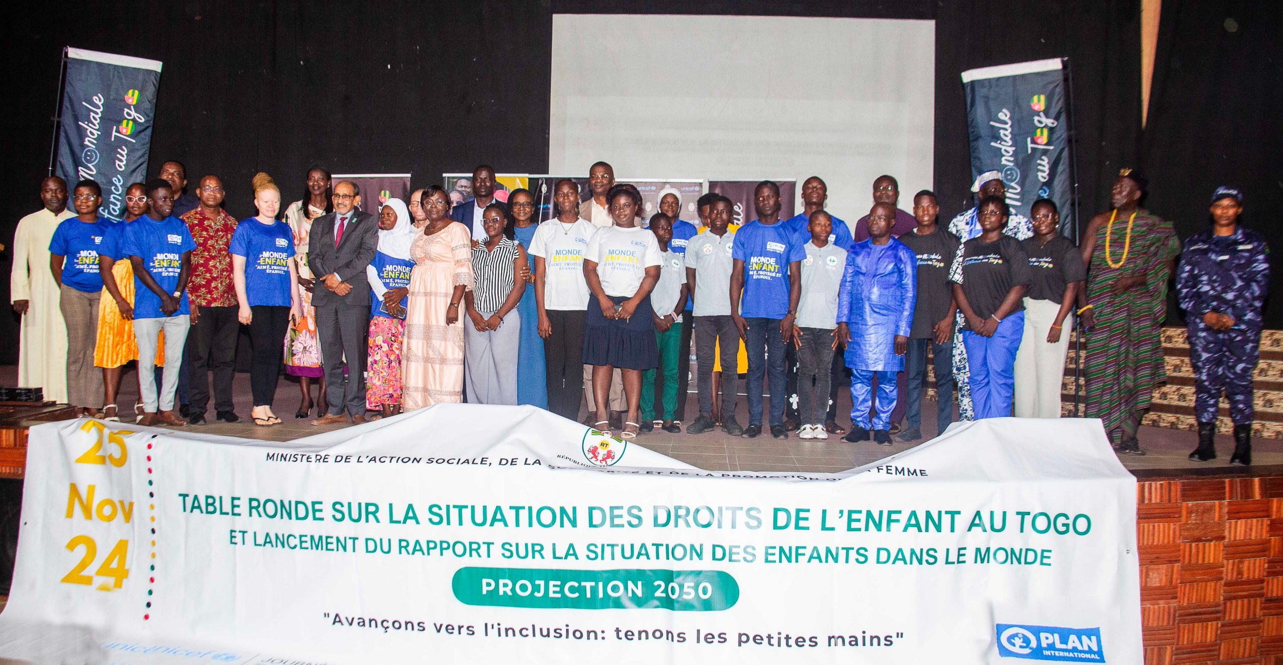 Ministre, experts et jeunes réunis à Lomé pour discuter de l'avenir des enfants au Togo et définir des actions concrètes pour les protéger.