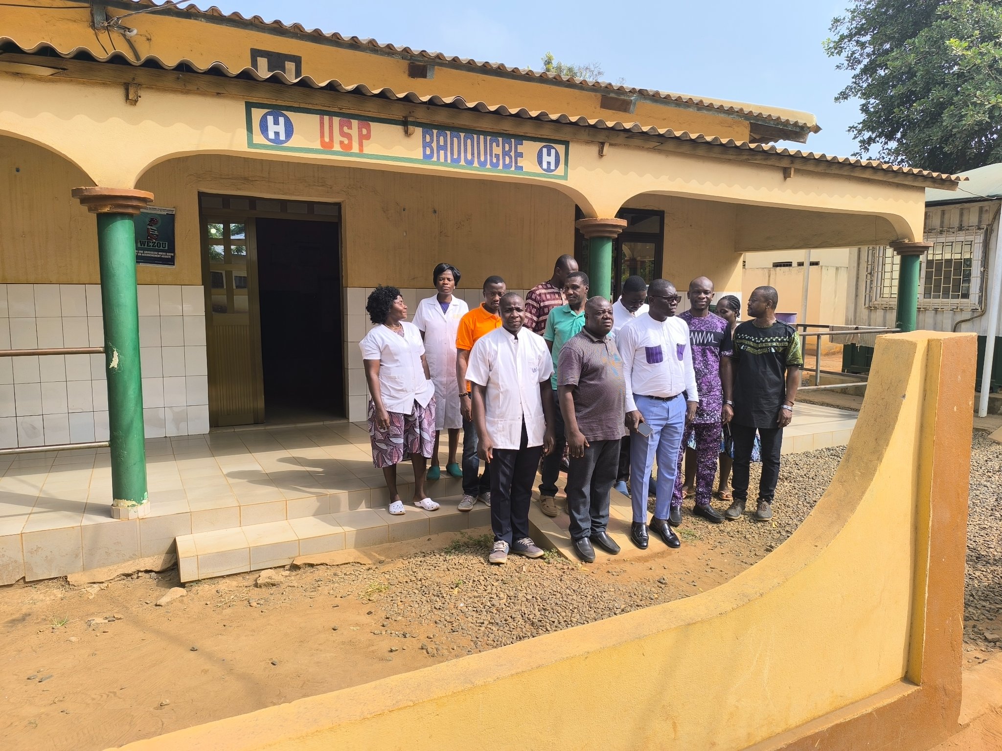 Le Professeur Tchin Darre en visite sur les chantiers de l'USP de Lovè et du centre de santé de Badougbé. #Togo #santé #TchinDarre