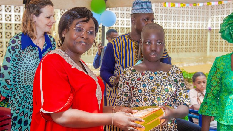 Un Noël solidaire au CROPESDI : la Ministre de l'Action sociale partage des moments de joie avec les enfants et souligne l'importance