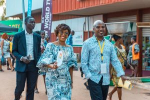 La députée Abira Bonfoh a effectué une visite des stands de la 19e Foire internationale de Lomé, où elle a prodigué des conseils aux exposants