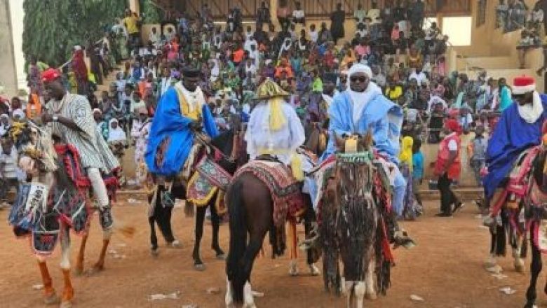 Célébration vibrante de l'Adossa-Gadao 2025 à Sokodé, fusion de traditions ancestrales et d'unité culturelle pour un avenir prometteur