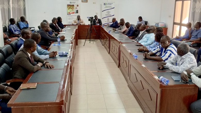 Le ministre Natchaba échange avec les acteurs de l'éducation au Togo pour tracer les contours d'une collaboration fructueuse