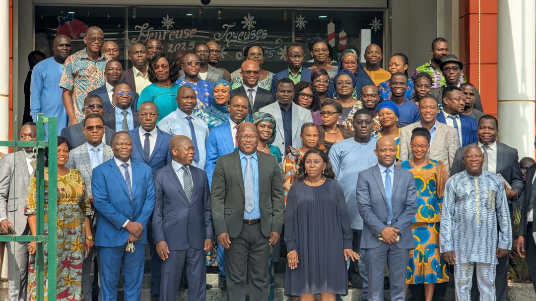  cette cérémonie des vœux 2025 au Ministère du Commerce a été un moment fort d'engagement et de gratitude envers les dirigeants, marqué par des discours inspirants et une mobilisation exemplaire du personnel.