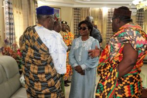 Le Gouverneur du Grand Lomé rencontre les chefs des cantons pour discuter des enjeux locaux et renforcer la collaboration.